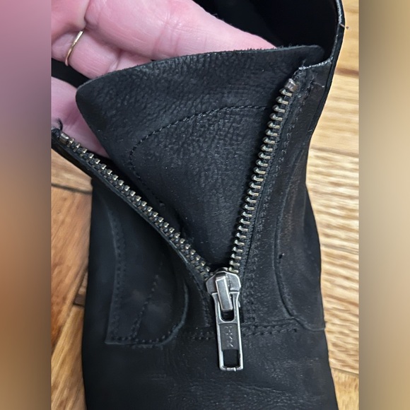 Diba Black Leather Front Zipper Ankle Booties Size 9.5 - Picture 7 of 14